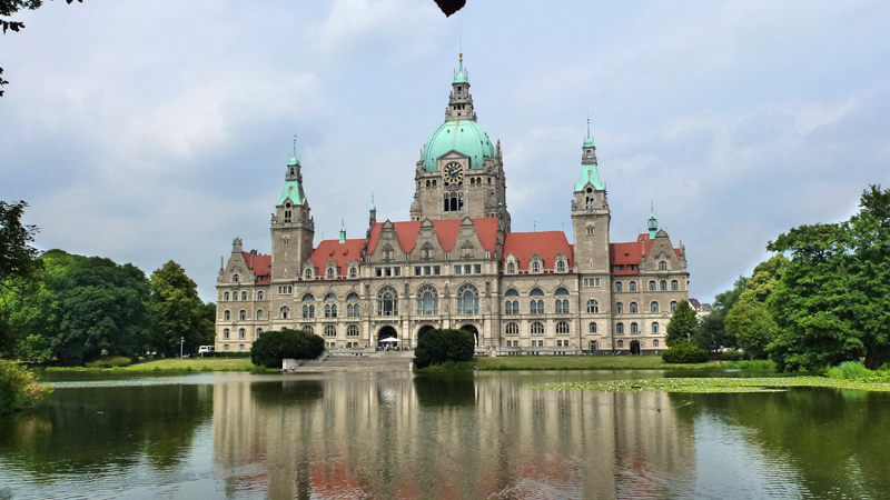 Rathaus und Maschpark